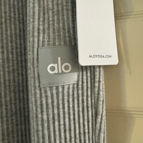 Alo Muse Sweatpant - Picture 3 of 4